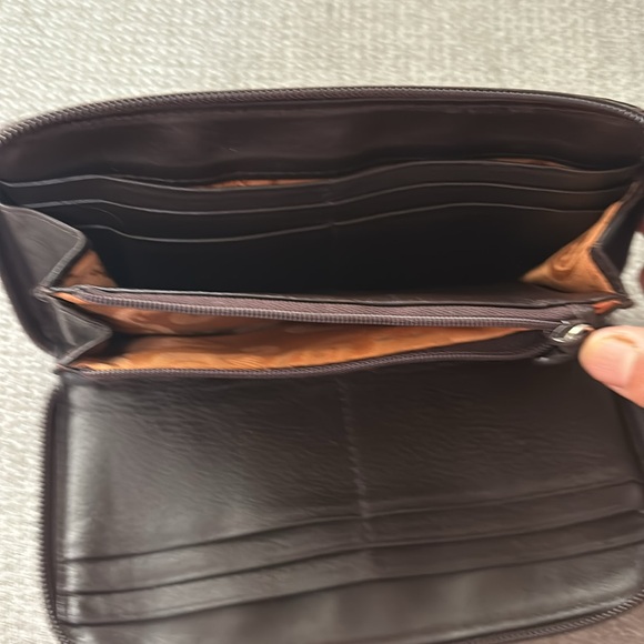 Shoulder bag and wallet - Picture 6 of 17